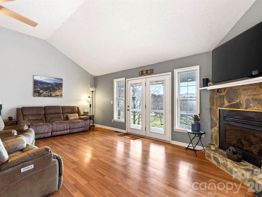 120 Mountain Mist Lane, Waynesville, NC 28785.  MLS# CAR4356544, YatesRealty ID 10548. 