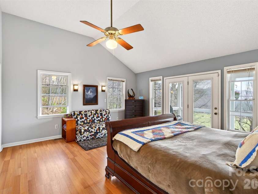 120 Mountain Mist Lane, Waynesville, NC 28785.  MLS# CAR4356544, YatesRealty ID 10548. 