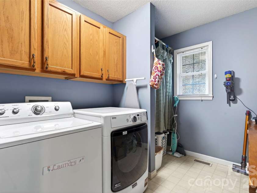 120 Mountain Mist Lane, Waynesville, NC 28785.  MLS# CAR4356544, YatesRealty ID 10548. 