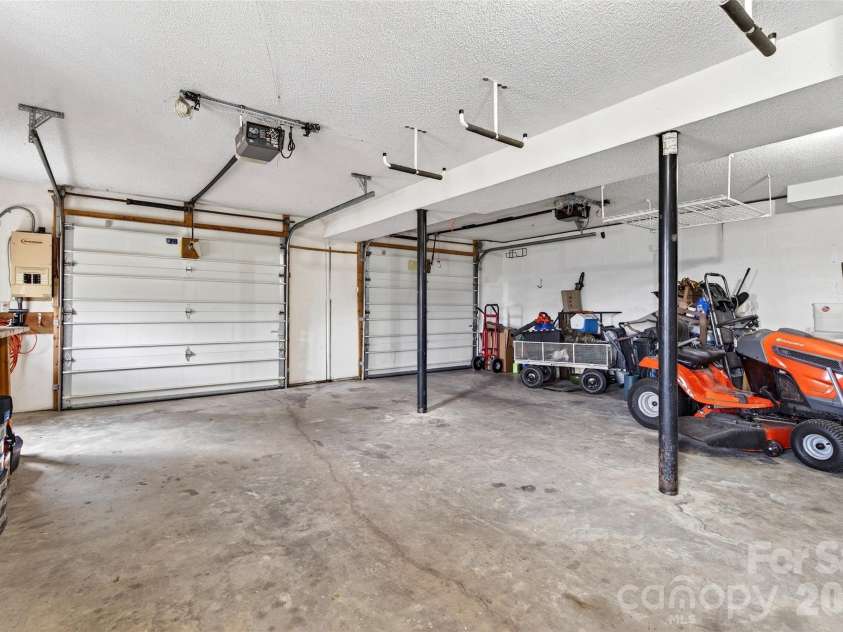 120 Mountain Mist Lane, Waynesville, NC 28785.  MLS# CAR4356544, YatesRealty ID 10548. 