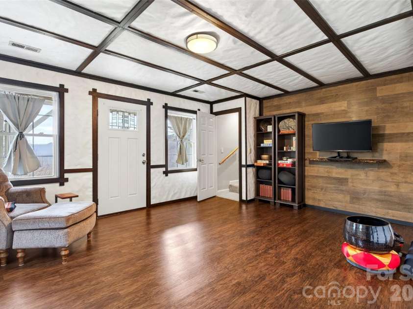 120 Mountain Mist Lane, Waynesville, NC 28785.  MLS# CAR4356544, YatesRealty ID 10548. 