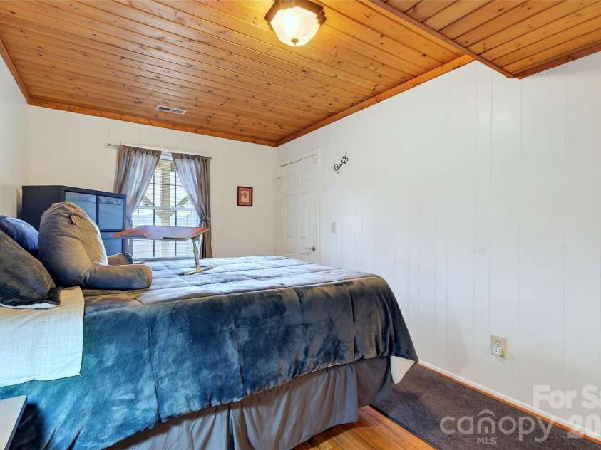 120 Mountain Mist Lane, Waynesville, NC 28785.  MLS# CAR4356544, YatesRealty ID 10548. 