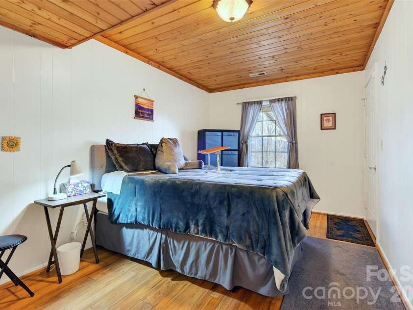 120 Mountain Mist Lane, Waynesville, NC 28785.  MLS# CAR4356544, YatesRealty ID 10548. 