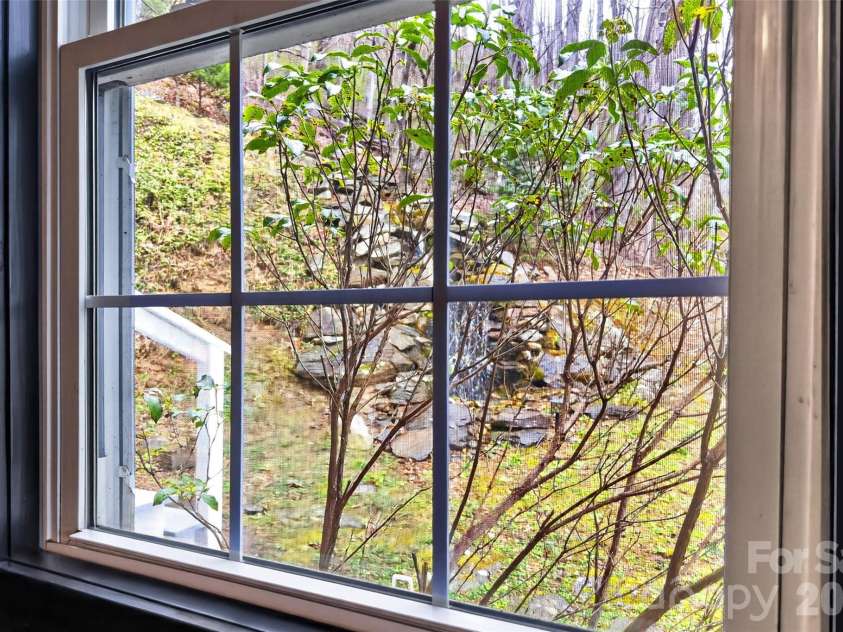 120 Mountain Mist Lane, Waynesville, NC 28785.  MLS# CAR4356544, YatesRealty ID 10548. 