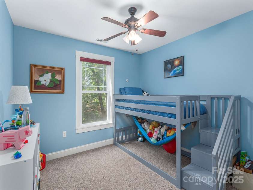 35 Mann Drive, Asheville, NC 28805.  MLS# CAR4252485, YatesRealty ID 10548. Guest BR #2