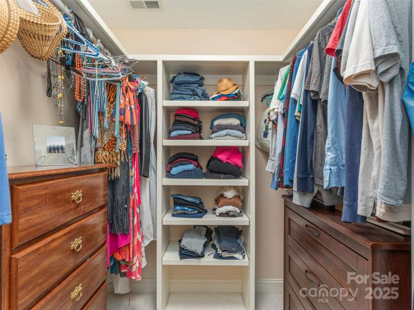 35 Mann Drive, Asheville, NC 28805.  MLS# CAR4252485, YatesRealty ID 10548. Walk-in closet