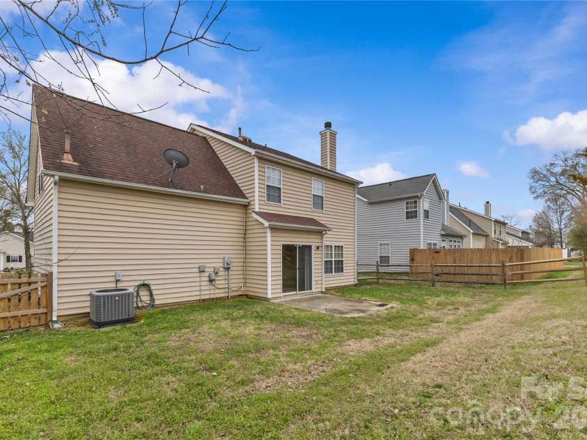 11529 Larix Drive, Charlotte, NC 28273.  MLS# CAR4335155, YatesRealty ID 10549. 