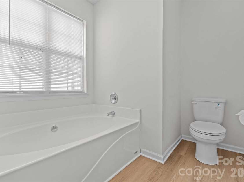 11529 Larix Drive, Charlotte, NC 28273.  MLS# CAR4335155, YatesRealty ID 10549. 