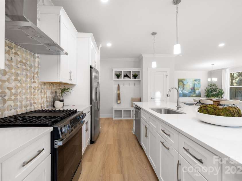 3888 12th Street, Hickory, NC 28601.  MLS# CAR4252959, YatesRealty ID 10549. Representation