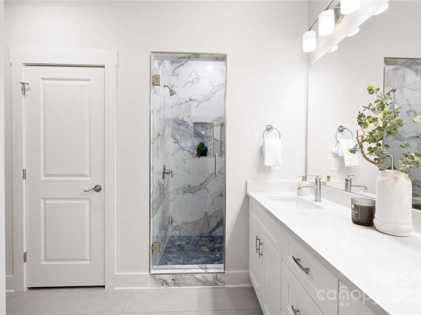 3888 12th Street, Hickory, NC 28601.  MLS# CAR4252959, YatesRealty ID 10549. Representation