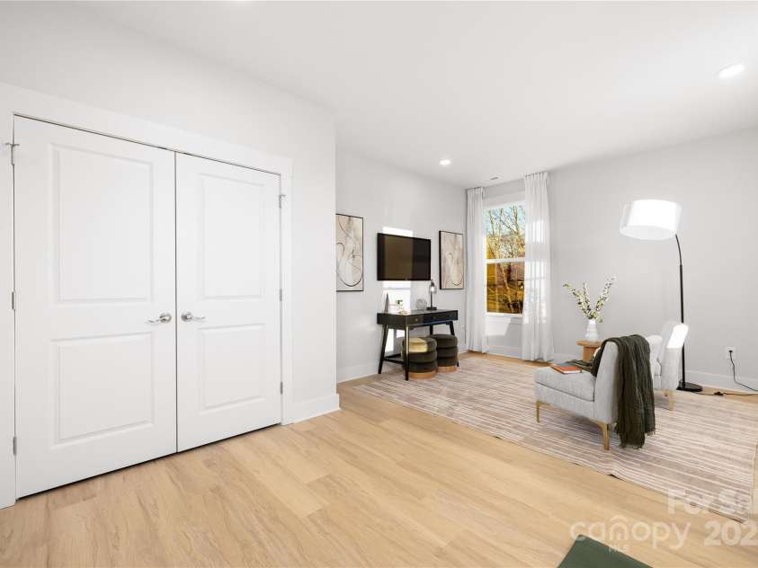 3888 12th Street, Hickory, NC 28601.  MLS# CAR4252959, YatesRealty ID 10549. Representation