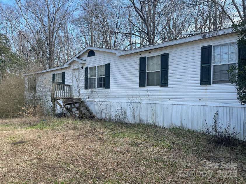 282 Dixon Road, Lancaster, SC 29720.  MLS# CAR4222422, YatesRealty ID 1055. 