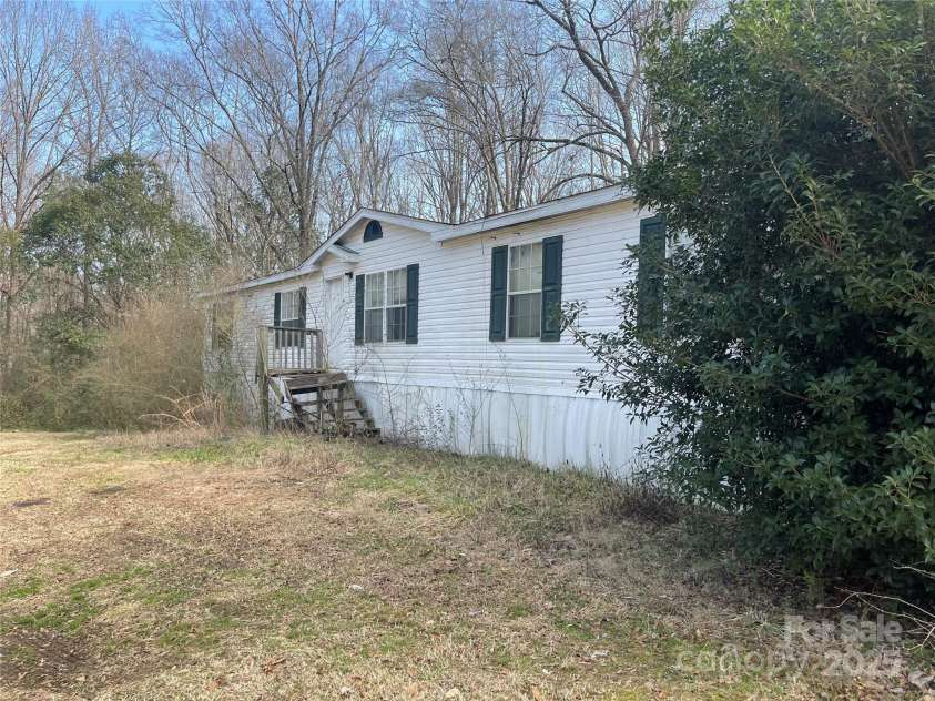 282 Dixon Road, Lancaster, SC 29720.  MLS# CAR4222422, YatesRealty ID 1055. 