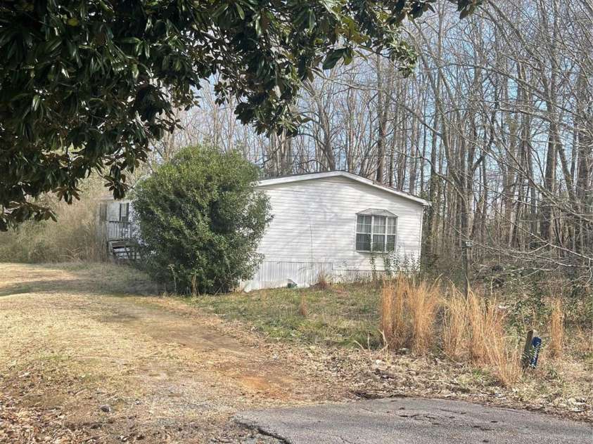282 Dixon Road, Lancaster, SC 29720.  MLS# CAR4222422, YatesRealty ID 1055. 