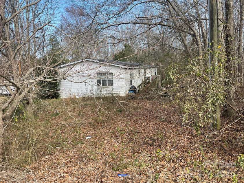 282 Dixon Road, Lancaster, SC 29720.  MLS# CAR4222422, YatesRealty ID 1055. 