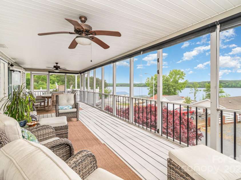 203 Grand View Drive, New London, NC 28127.  MLS# CAR4250335, YatesRealty ID 10551. 