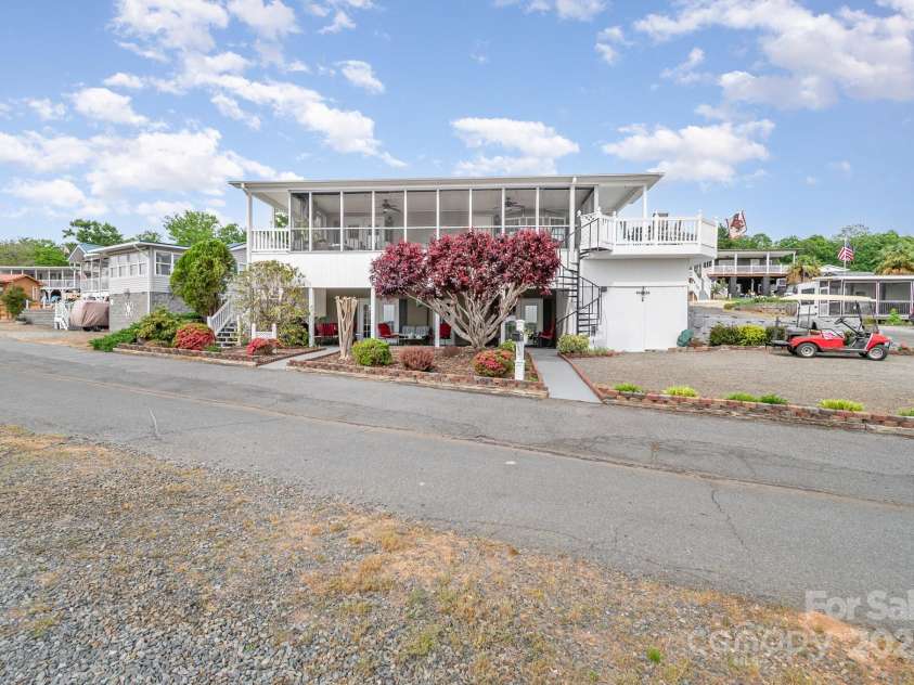 203 Grand View Drive, New London, NC 28127.  MLS# CAR4250335, YatesRealty ID 10551. 