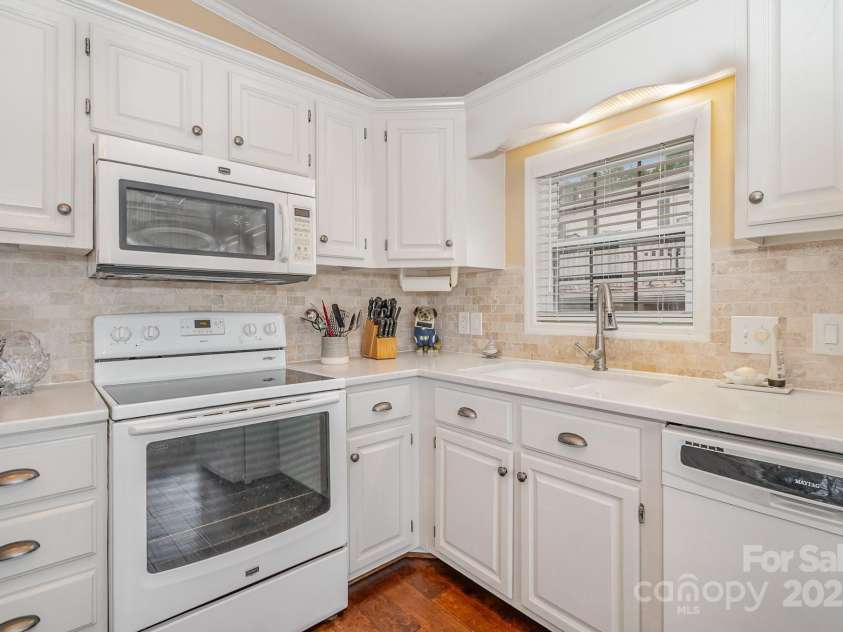 203 Grand View Drive, New London, NC 28127.  MLS# CAR4250335, YatesRealty ID 10551. 