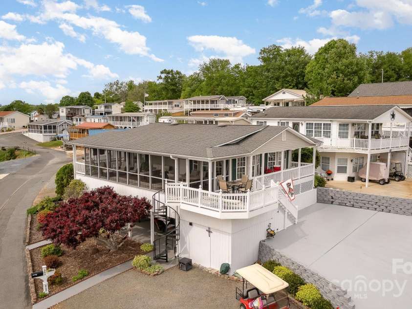 203 Grand View Drive, New London, NC 28127.  MLS# CAR4250335, YatesRealty ID 10551. 