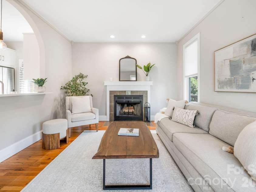 8 Lamar Avenue, Asheville, NC 28803.  MLS# CAR4365889, YatesRealty ID 10551. Entertainment ready 