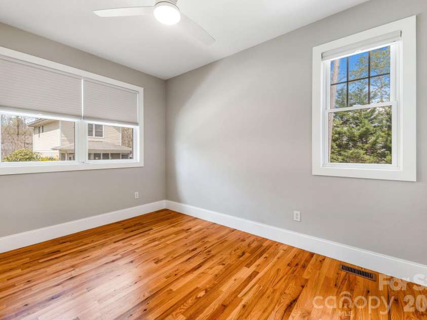 8 Lamar Avenue, Asheville, NC 28803.  MLS# CAR4365889, YatesRealty ID 10551. Main level bedroom