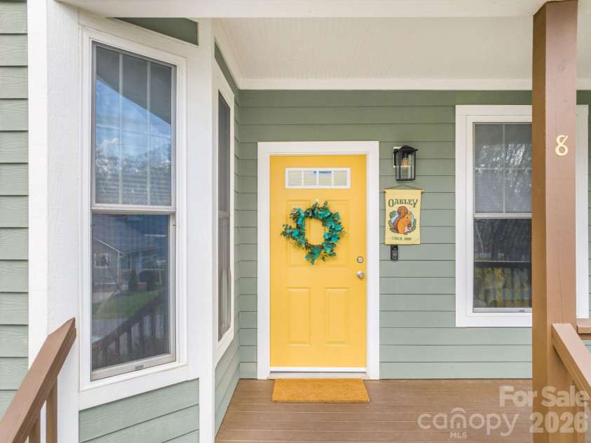 8 Lamar Avenue, Asheville, NC 28803.  MLS# CAR4365889, YatesRealty ID 10551. Oakley charmer 