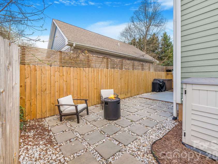 8 Lamar Avenue, Asheville, NC 28803.  MLS# CAR4365889, YatesRealty ID 10551. Private fenced patio