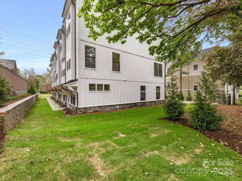 1413 Kenilworth Avenue, Charlotte, NC 28203.  MLS# CAR4238873, YatesRealty ID 10552. 