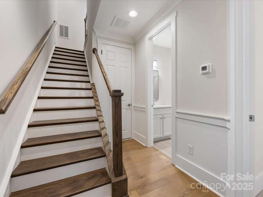 1413 Kenilworth Avenue, Charlotte, NC 28203.  MLS# CAR4238873, YatesRealty ID 10552. 