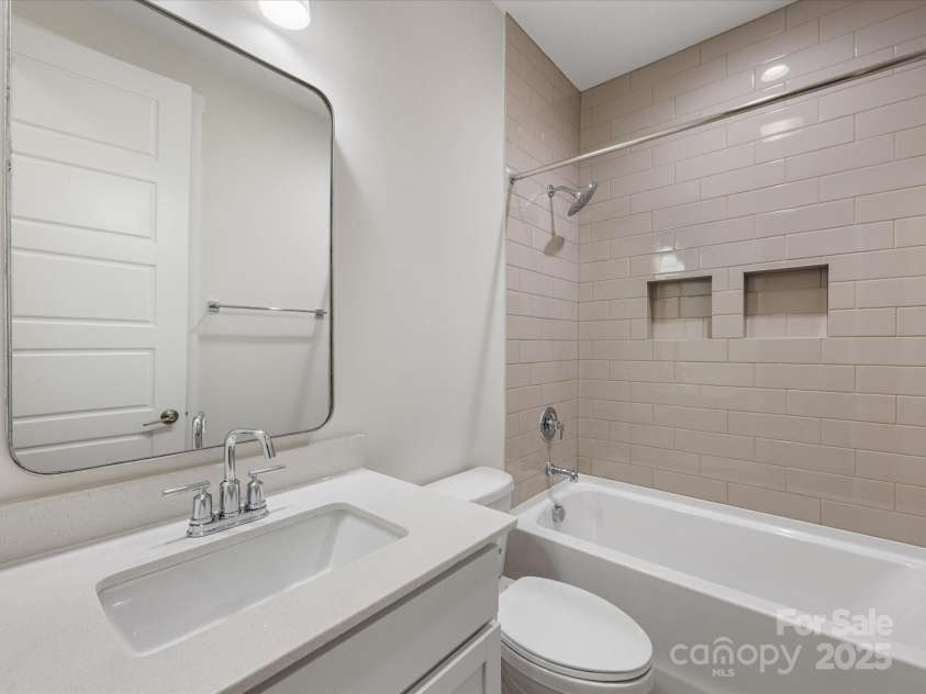 1413 Kenilworth Avenue, Charlotte, NC 28203.  MLS# CAR4238873, YatesRealty ID 10552. 