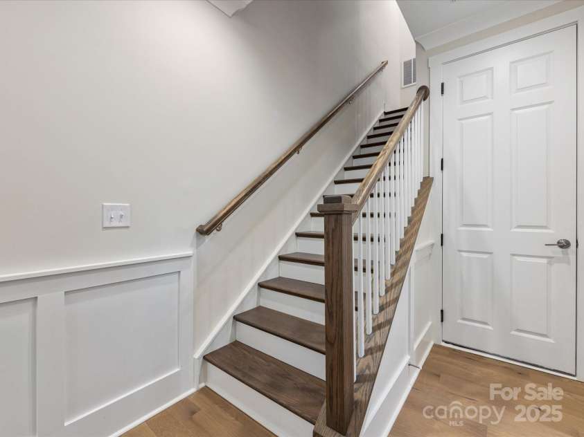 1413 Kenilworth Avenue, Charlotte, NC 28203.  MLS# CAR4238873, YatesRealty ID 10552. 