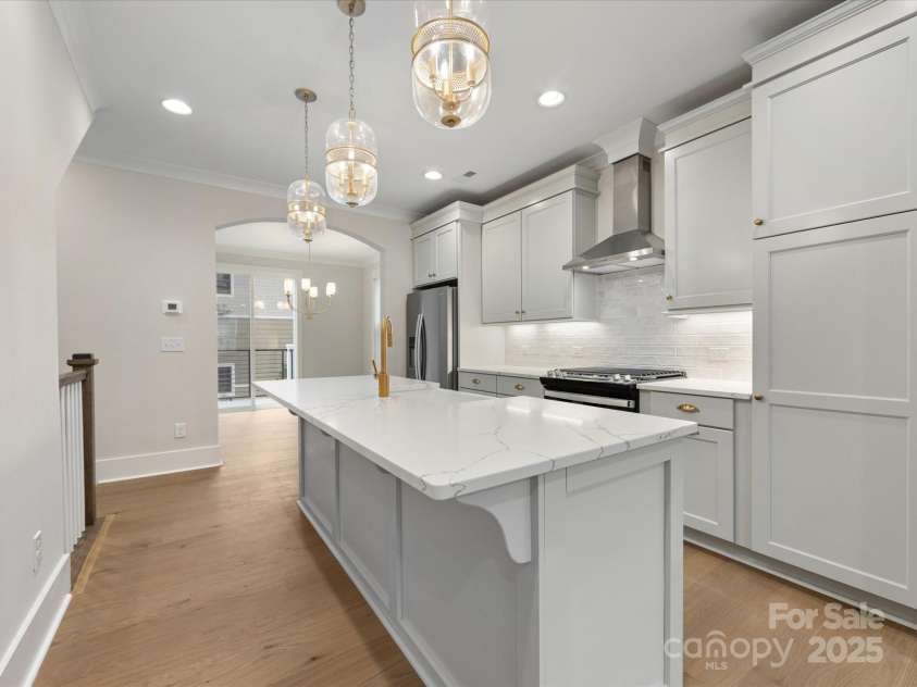 1413 Kenilworth Avenue, Charlotte, NC 28203.  MLS# CAR4238873, YatesRealty ID 10552. 