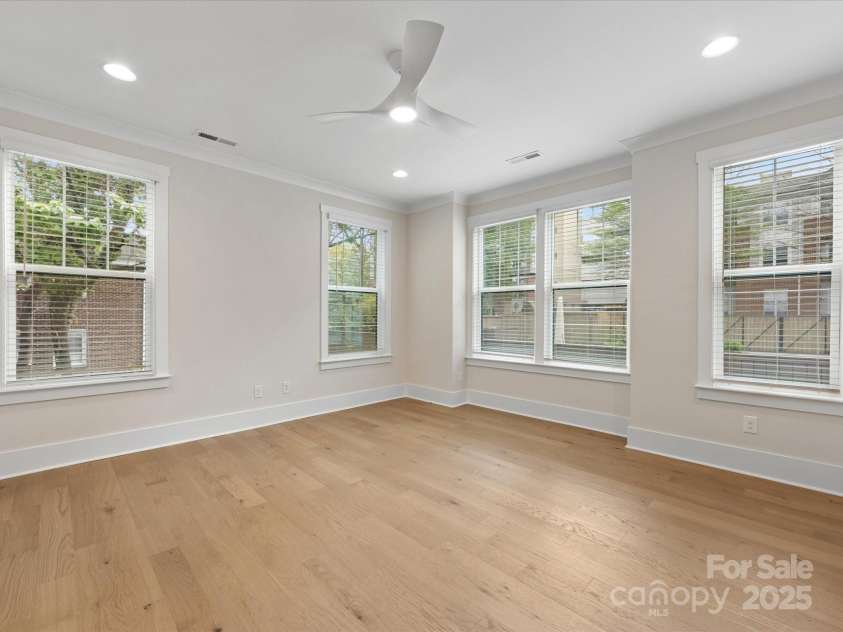 1413 Kenilworth Avenue, Charlotte, NC 28203.  MLS# CAR4238873, YatesRealty ID 10552. 