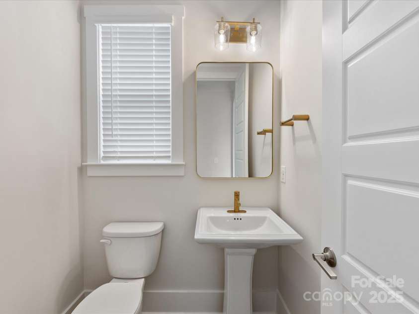 1413 Kenilworth Avenue, Charlotte, NC 28203.  MLS# CAR4238873, YatesRealty ID 10552. 