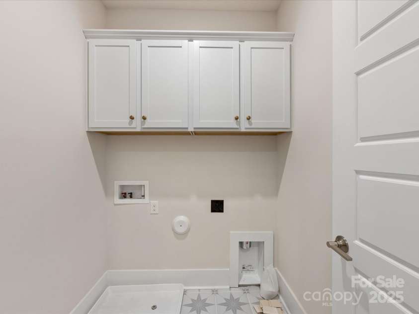 1413 Kenilworth Avenue, Charlotte, NC 28203.  MLS# CAR4238873, YatesRealty ID 10552. 