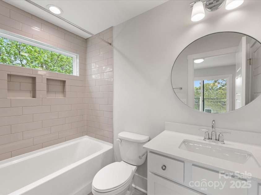 1413 Kenilworth Avenue, Charlotte, NC 28203.  MLS# CAR4238873, YatesRealty ID 10552. 