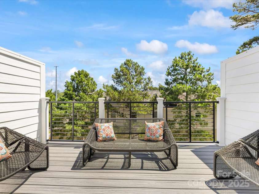 1413 Kenilworth Avenue, Charlotte, NC 28203.  MLS# CAR4238873, YatesRealty ID 10552. 