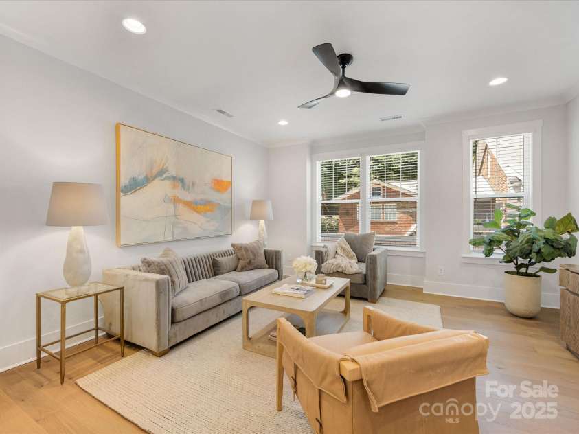 1413 Kenilworth Avenue, Charlotte, NC 28203.  MLS# CAR4238873, YatesRealty ID 10552. 