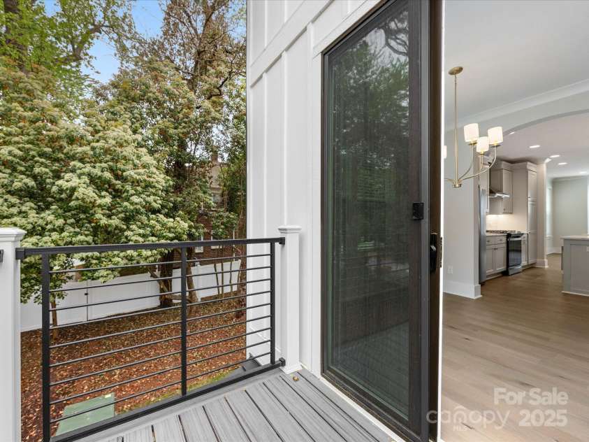 1413 Kenilworth Avenue, Charlotte, NC 28203.  MLS# CAR4238873, YatesRealty ID 10552. 