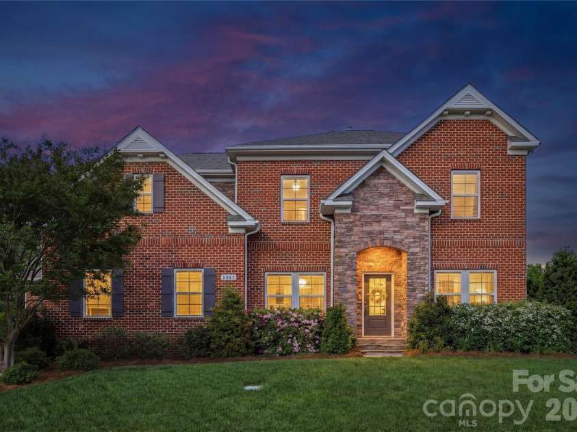 2604 Mchanna Point, Tega Cay, SC 29708.  MLS# CAR4363180, YatesRealty ID 10552. 