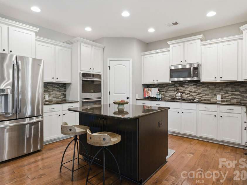 2604 Mchanna Point, Tega Cay, SC 29708.  MLS# CAR4363180, YatesRealty ID 10552. 