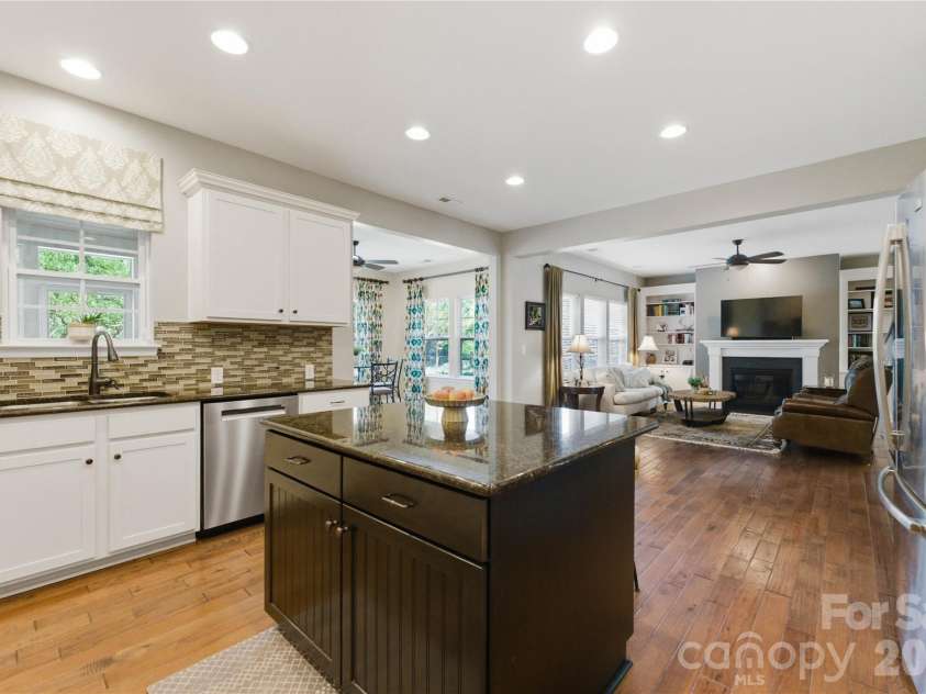 2604 Mchanna Point, Tega Cay, SC 29708.  MLS# CAR4363180, YatesRealty ID 10552. 