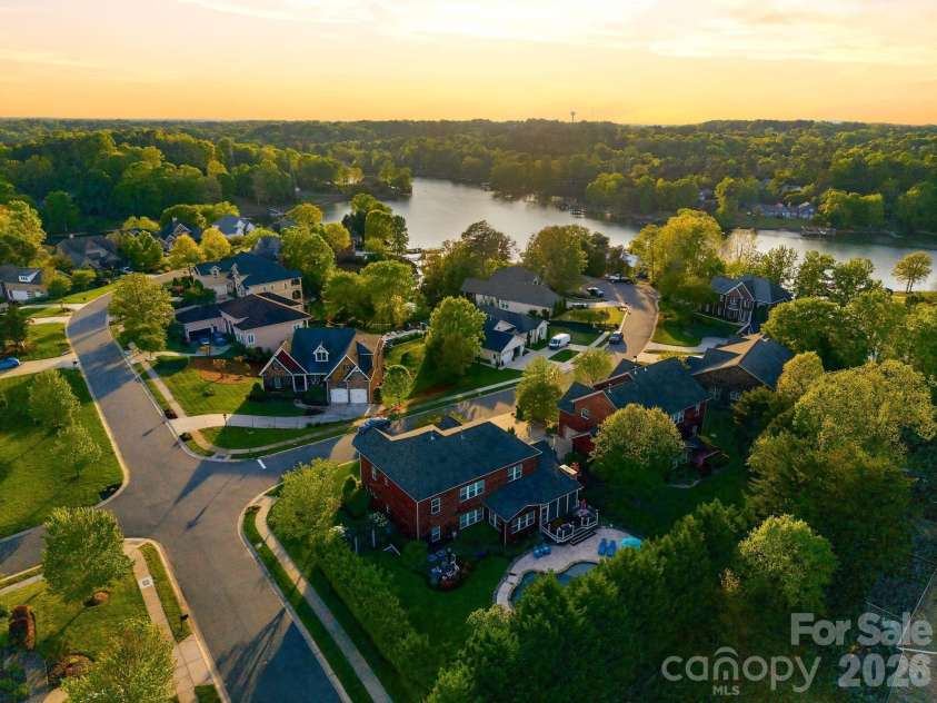 2604 Mchanna Point, Tega Cay, SC 29708.  MLS# CAR4363180, YatesRealty ID 10552. 