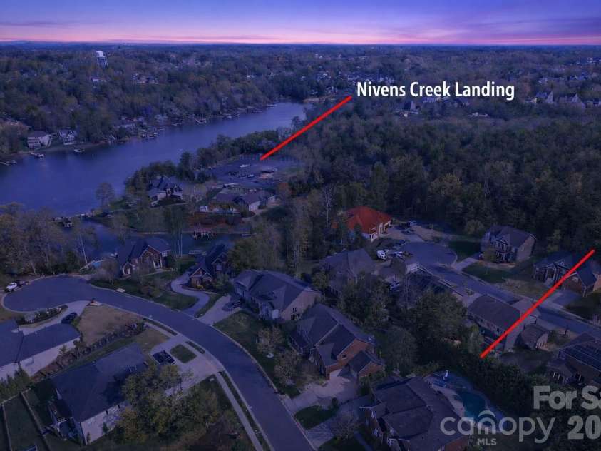 2604 Mchanna Point, Tega Cay, SC 29708.  MLS# CAR4363180, YatesRealty ID 10552. 