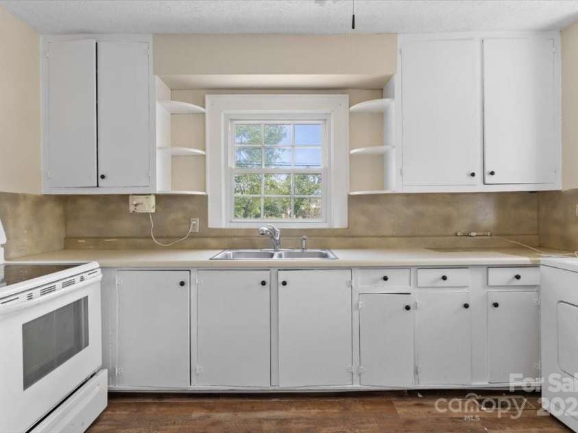 165 Mitchell Street, Rutherfordton, NC 28139.  MLS# CAR4246145, YatesRealty ID 10554. 