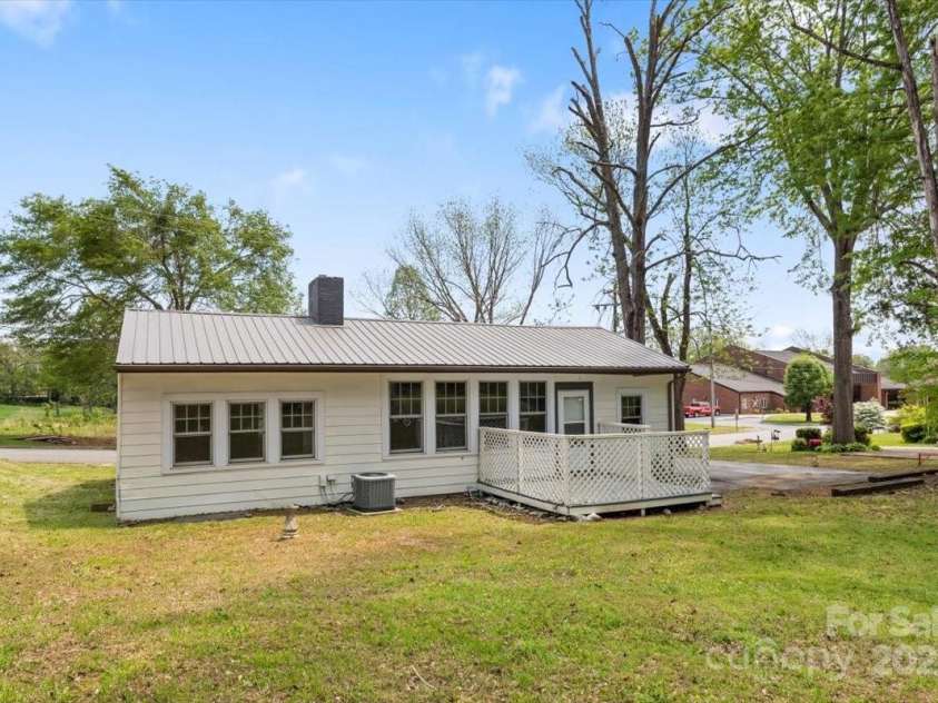 165 Mitchell Street, Rutherfordton, NC 28139.  MLS# CAR4246145, YatesRealty ID 10554. 