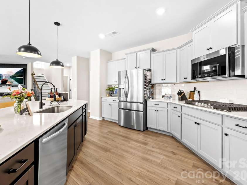 434 Kennerly Center Drive, Mooresville, NC 28115.  MLS# CAR4366528, YatesRealty ID 10554. 