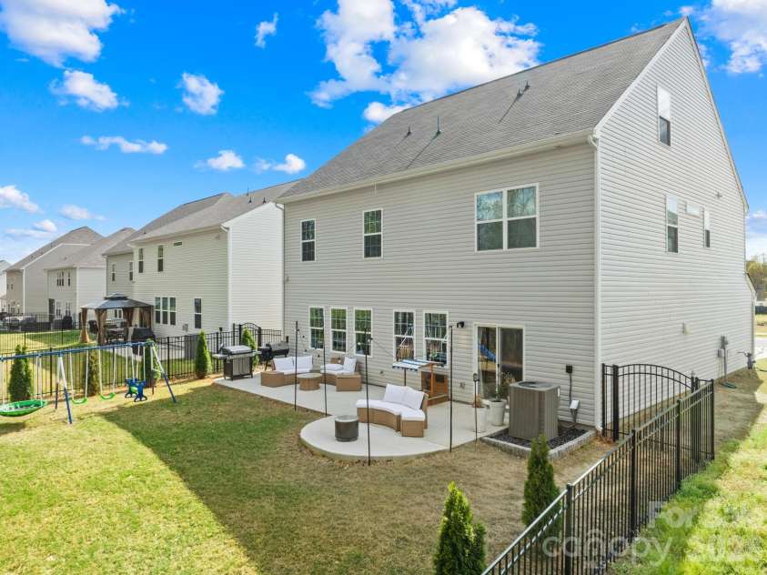 434 Kennerly Center Drive, Mooresville, NC 28115.  MLS# CAR4366528, YatesRealty ID 10554. 
