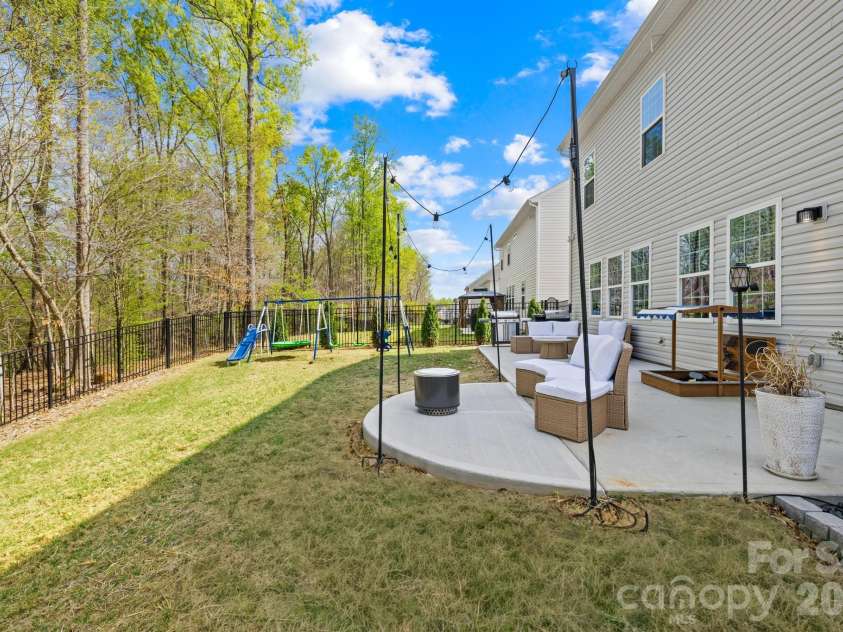 434 Kennerly Center Drive, Mooresville, NC 28115.  MLS# CAR4366528, YatesRealty ID 10554. 