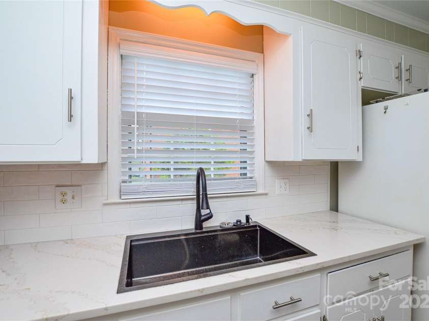1222 Glenarden Drive, Rock Hill, SC 29730.  MLS# CAR4247774, YatesRealty ID 10555. 